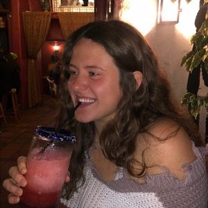 Meet your Posher, Leah